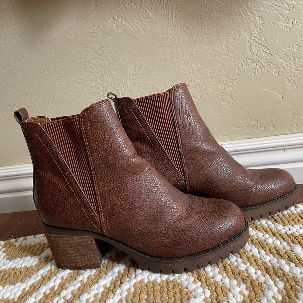 MIA Ankle Pull On Boots Size 7 US